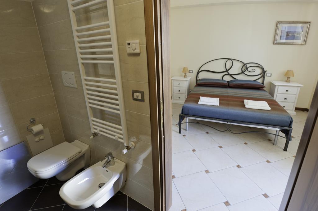 B&B 2 Terrazze เวโรนา ห้อง รูปภาพ