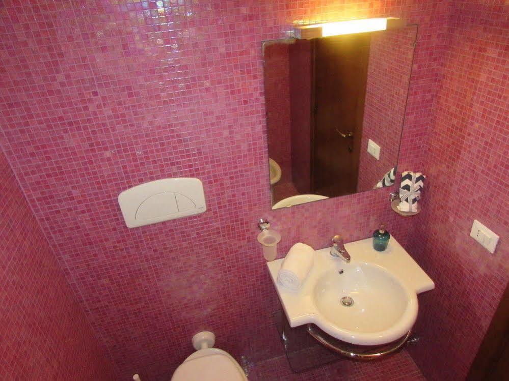 B&B 2 Terrazze เวโรนา ภายนอก รูปภาพ