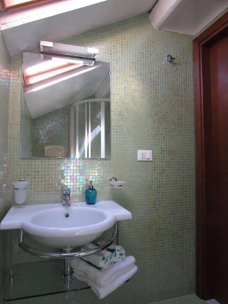 B&B 2 Terrazze เวโรนา ภายนอก รูปภาพ