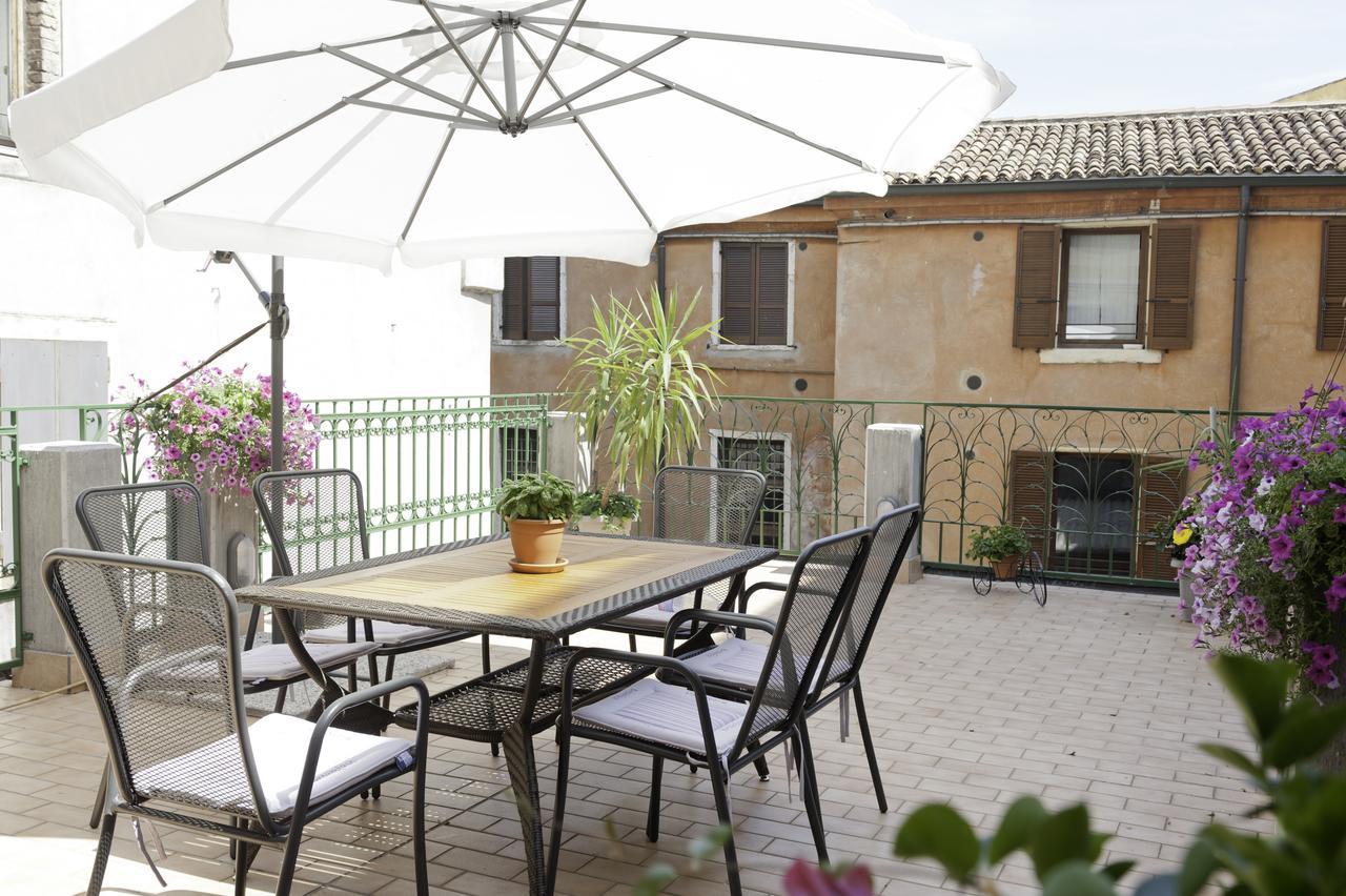 B&B 2 Terrazze เวโรนา ภายนอก รูปภาพ